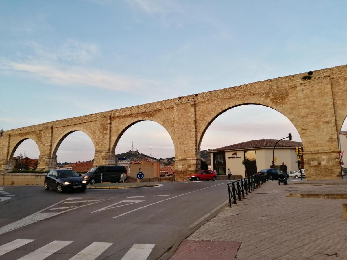 Estudios Los Arcos Teruel Esterno foto