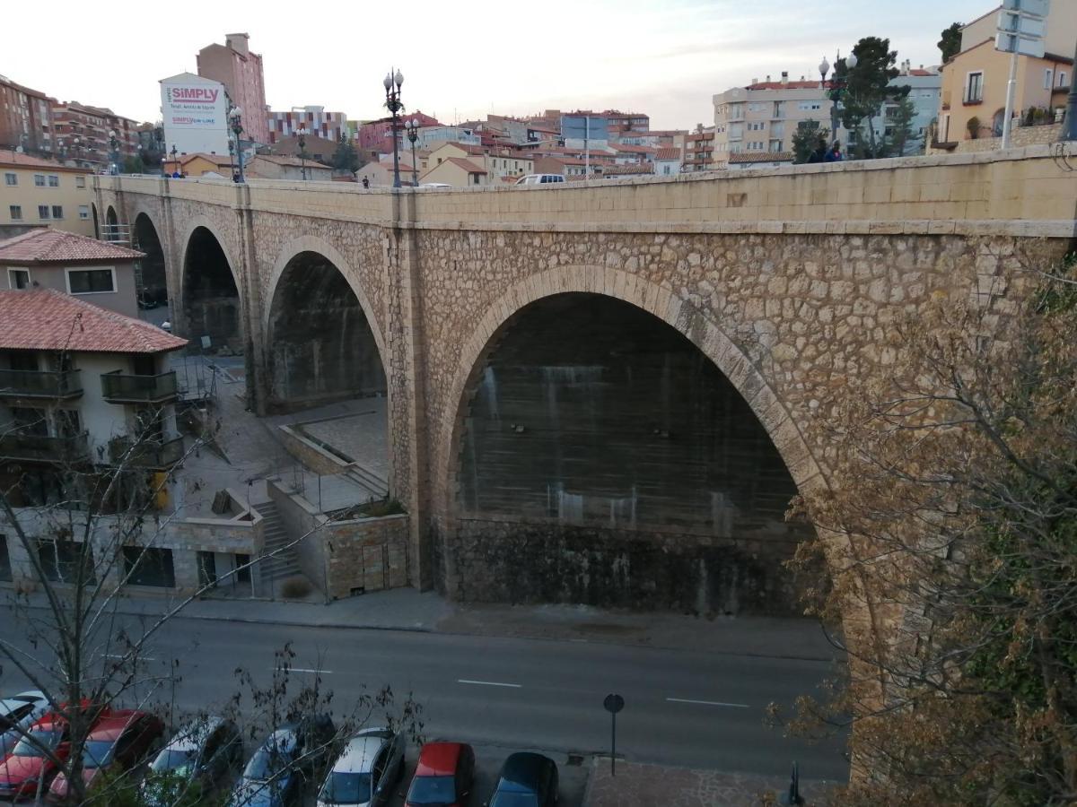 Estudios Los Arcos Teruel Esterno foto